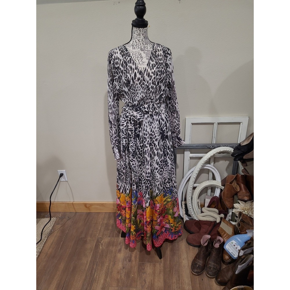 Spy Zone Exchange Women's SZ LG  Maxi Dress  flowy animal/ floral print tie belt